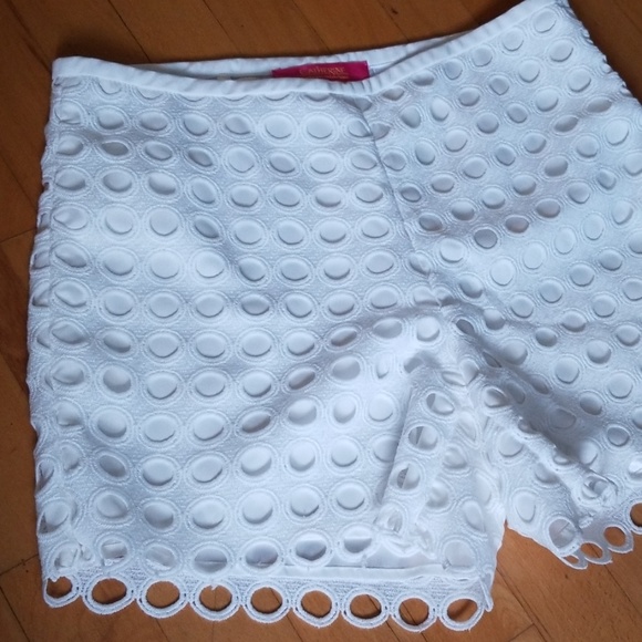 Catherine Malandrino white lace shorts size 2 - Picture 2 of 8